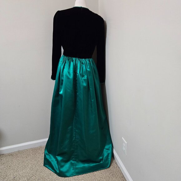 10 (fits 6-8) Early 90s(?) Vintage William Pearson Black Green Modest Gown Dress - Picture 2 of 14